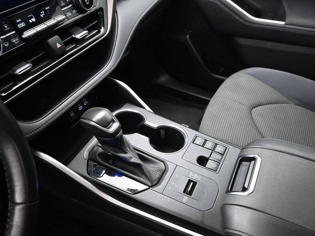 Used 2024 Toyota Highlander LE image 21