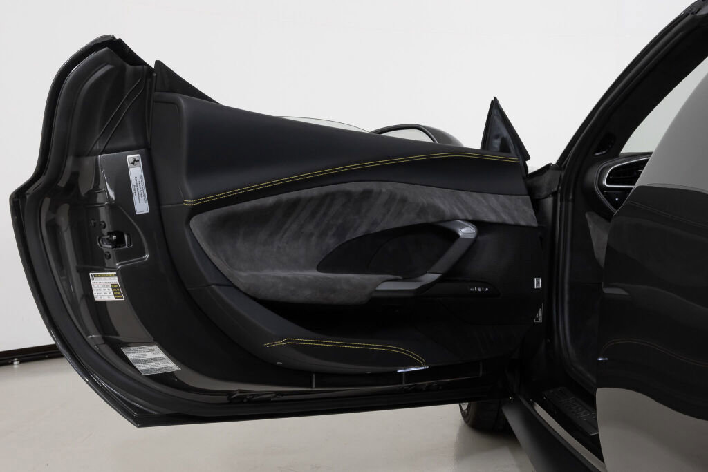 Used 2025 Ferrari 296 GTS image 29