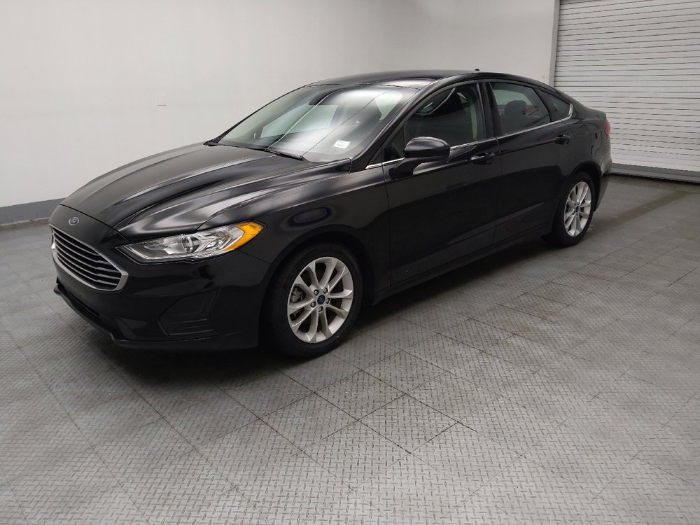 Used 2020 Ford Fusion SE FWD image 2