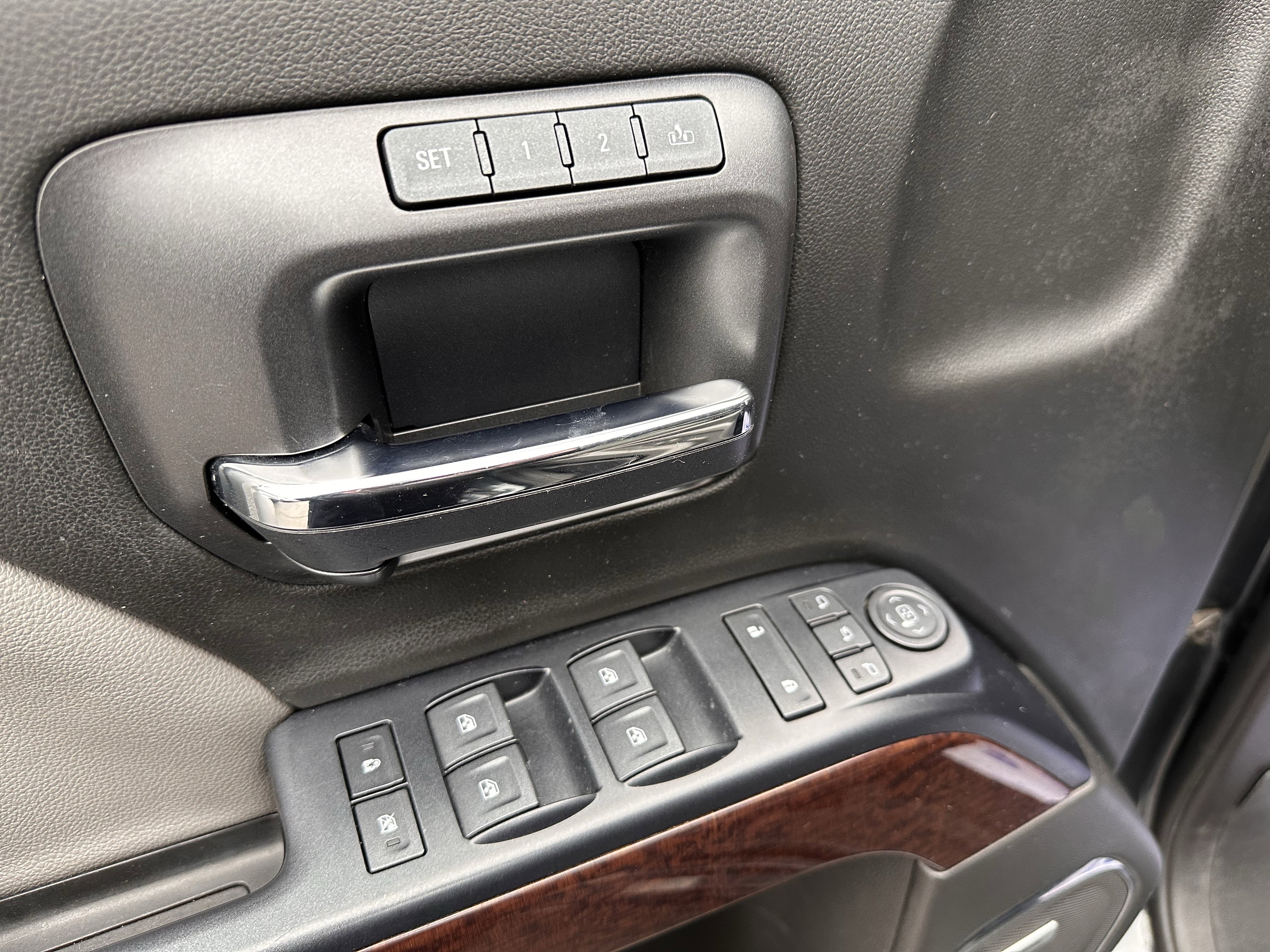 Used 2017 GMC Sierra 1500 SLT w/ SLT Premium Package image 17