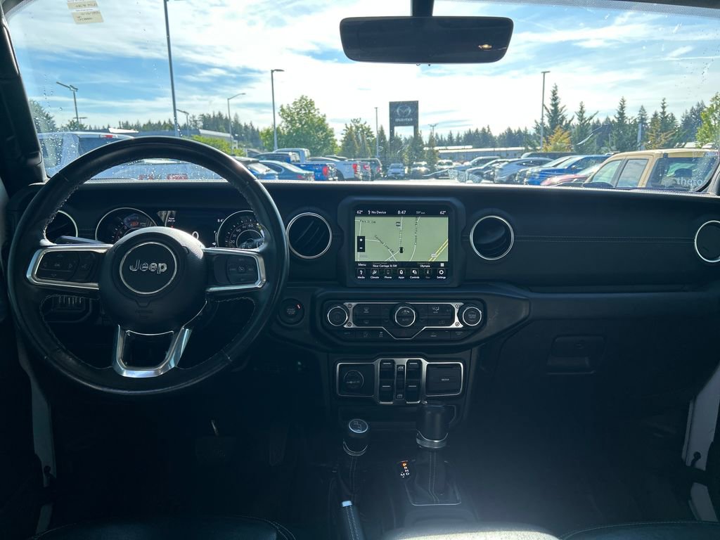 Used 2022 Jeep Wrangler Unlimited Sahara AWD/4WD image 22