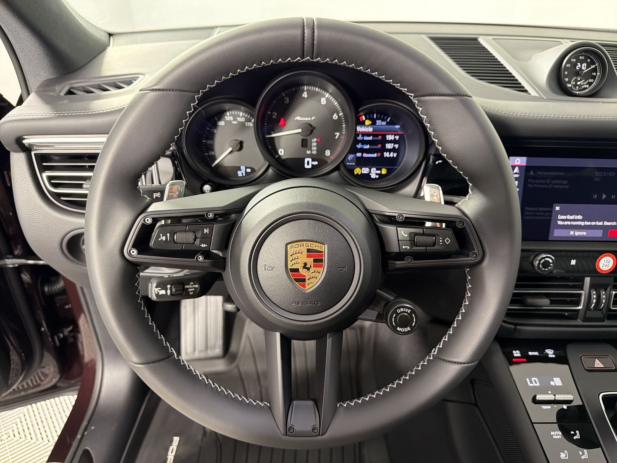Used 2026 Porsche Macan Turbo AWD/4WD image 18