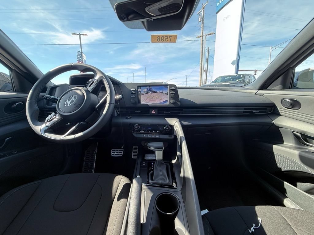 Certified 2025 Hyundai Elantra Sport FWD image 27