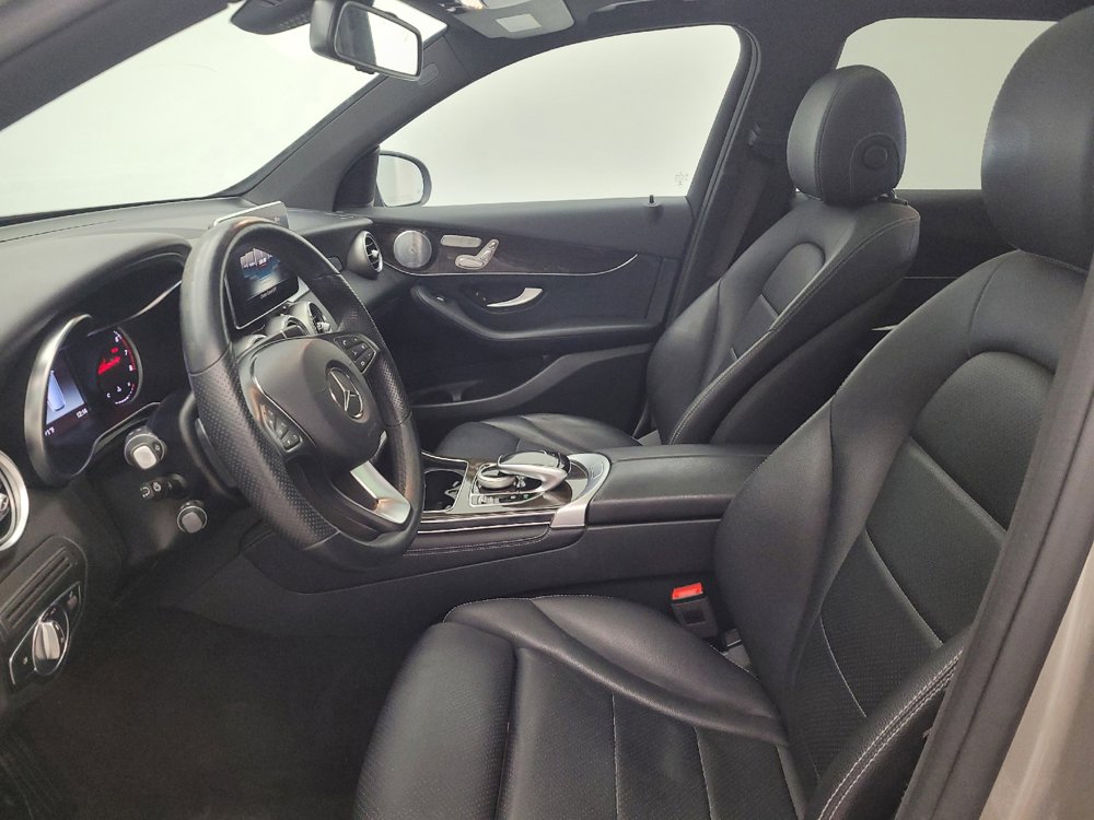Used 2019 Mercedes-Benz GLC 300 4MATIC image 17
