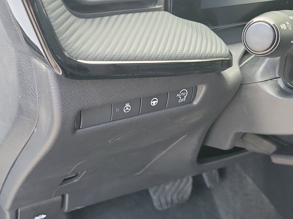 New 2026 Nissan Kicks SR image 24