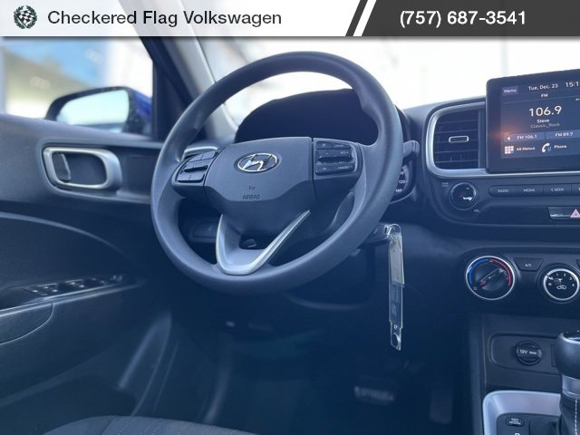 Used 2021 Hyundai Venue SE image 25