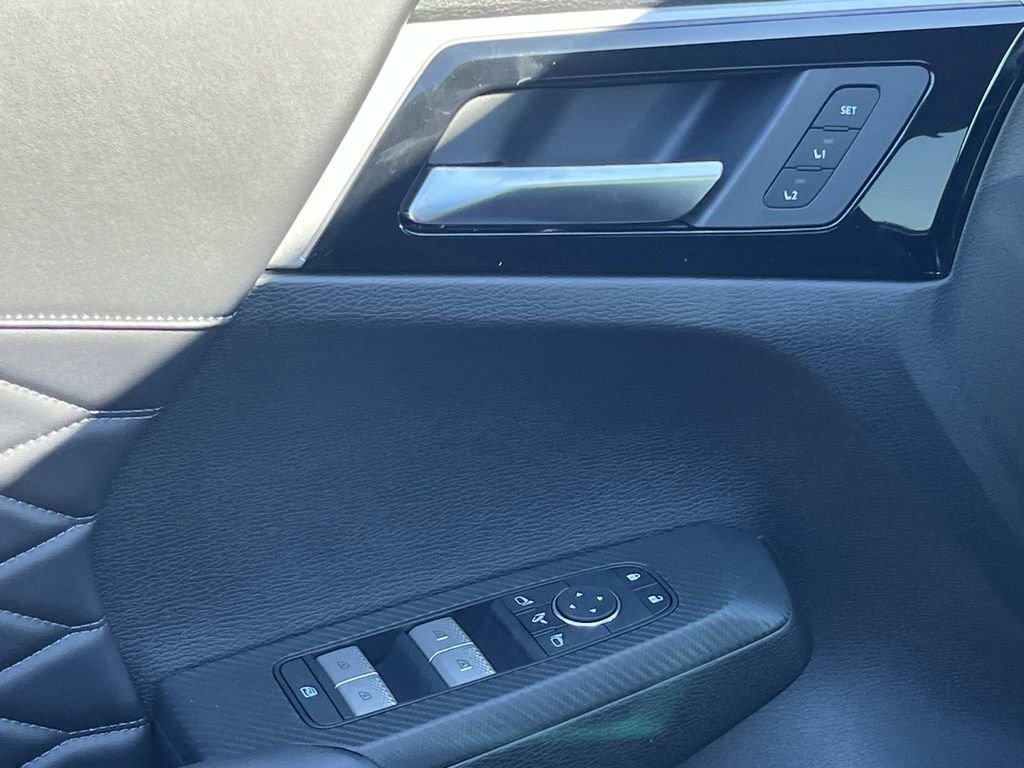 New 2026 Mitsubishi Outlander SEL FWD image 11