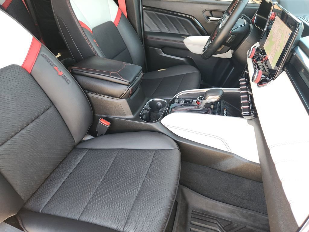 Used 2024 GMC Canyon AT4X AWD/4WD image 15