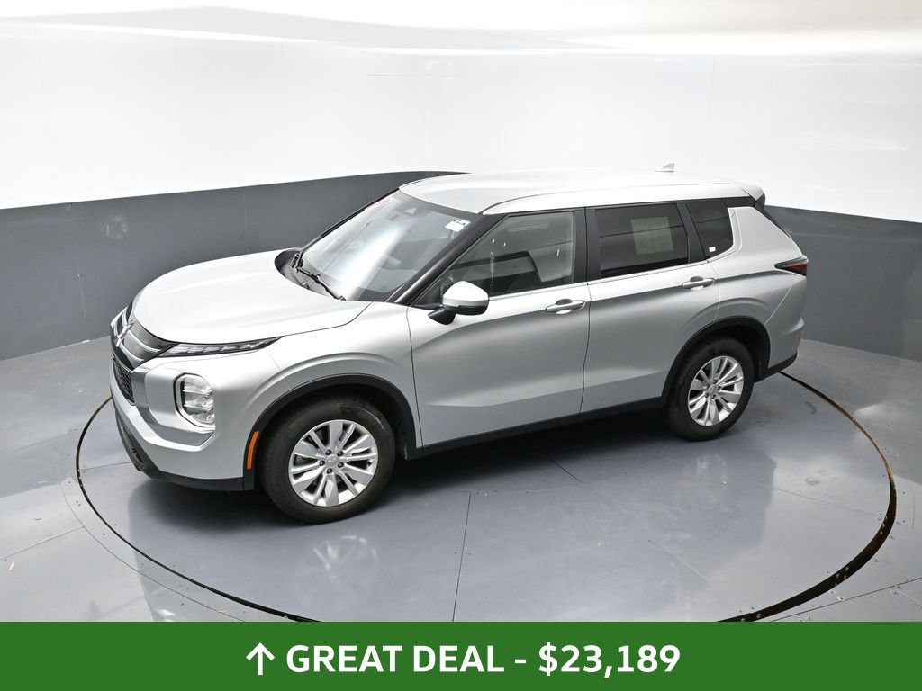 Used 2025 Mitsubishi Outlander ES image 44