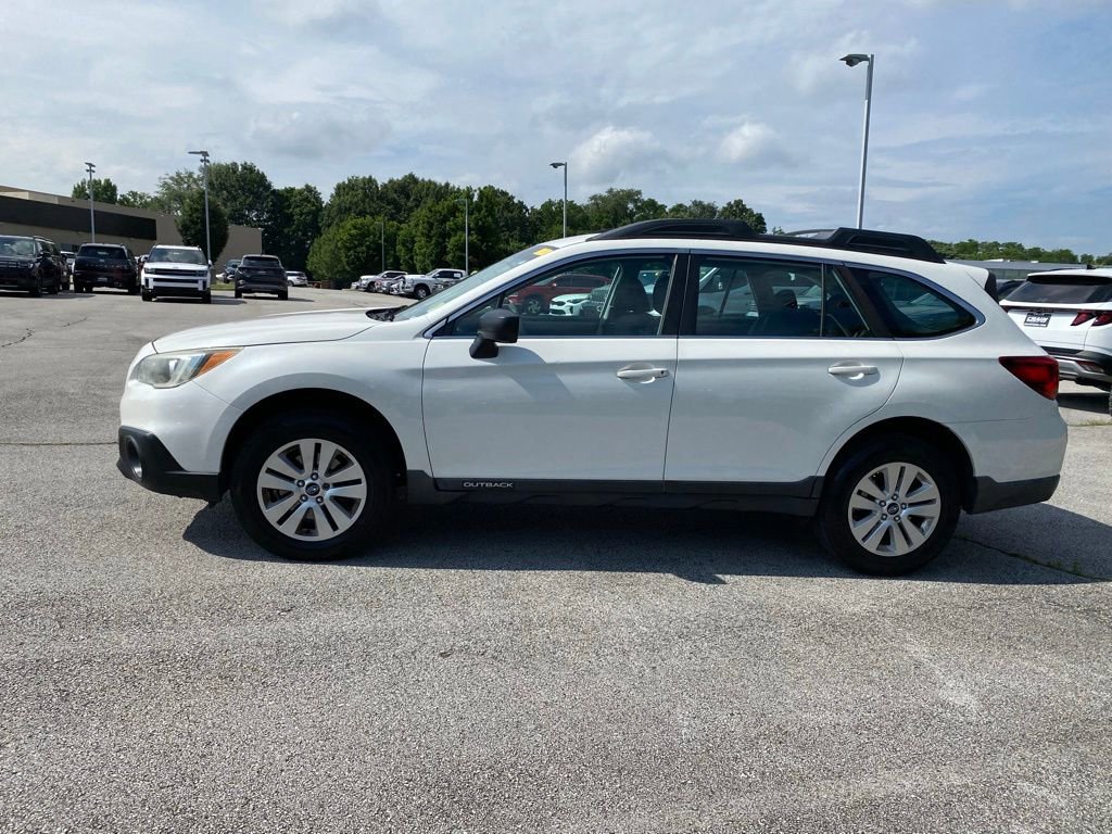 Used 2017 Subaru Outback 2.5i AWD/4WD image 4