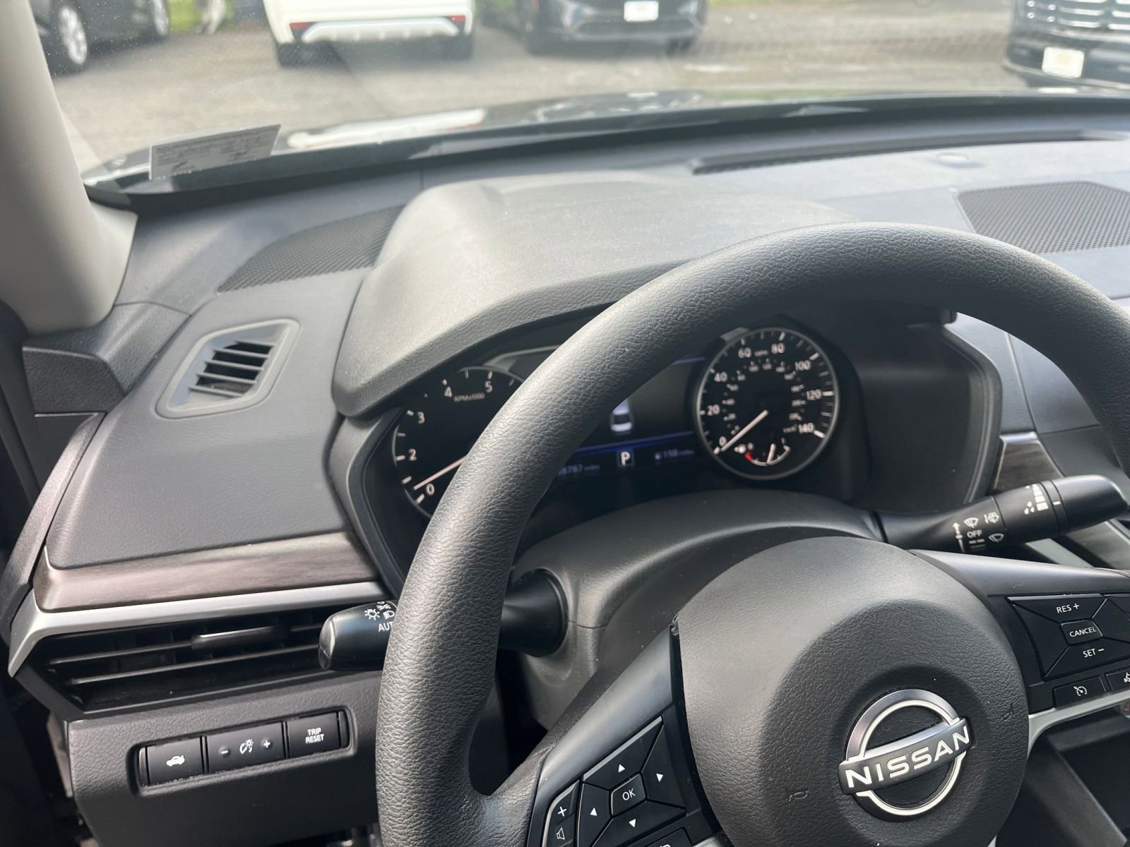 Used 2025 Nissan Altima 2.5 SV FWD image 34