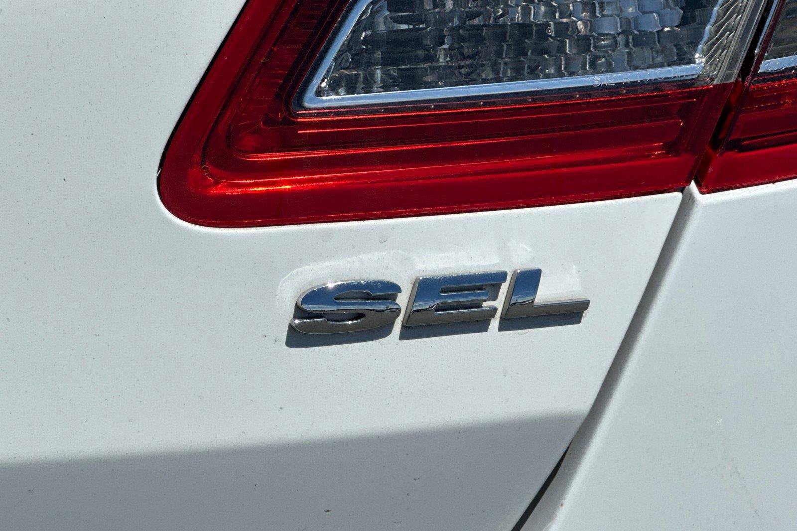 Used 2017 Ford Taurus SEL w/ Equipment Group 201A FWD image 25