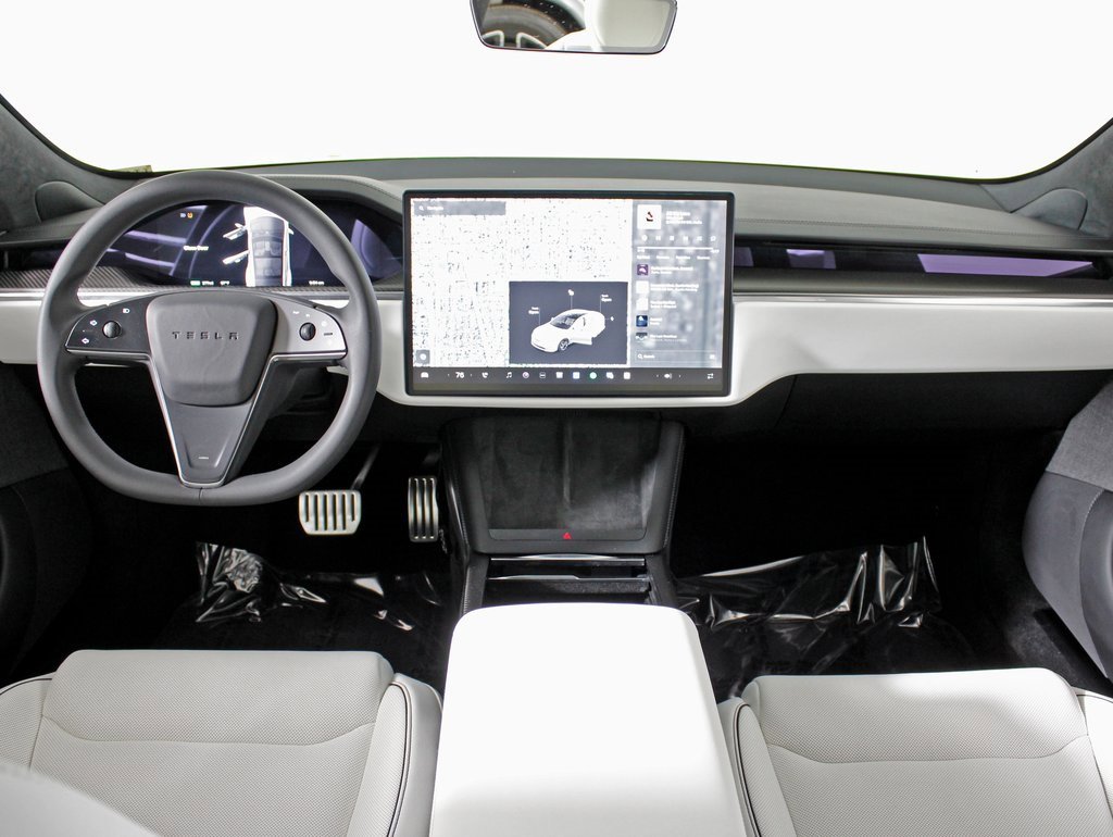Used 2022 Tesla Model S Plaid image 18