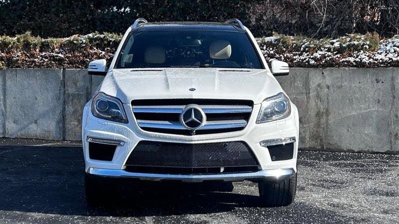Used 2015 Mercedes-Benz GL 550 4MATIC w/ Driver Assistance Package image 8