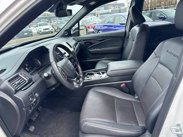 Used 2025 Honda Passport Black Edition image 3