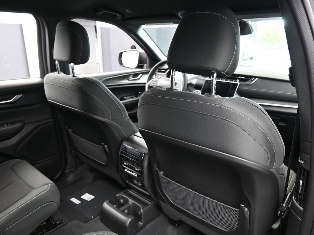 New 2026 Jeep Grand Cherokee L Laredo image 40