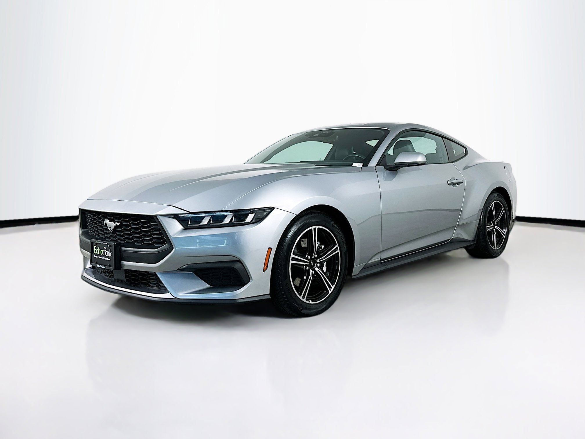 Used 2024 Ford Mustang Premium image 3