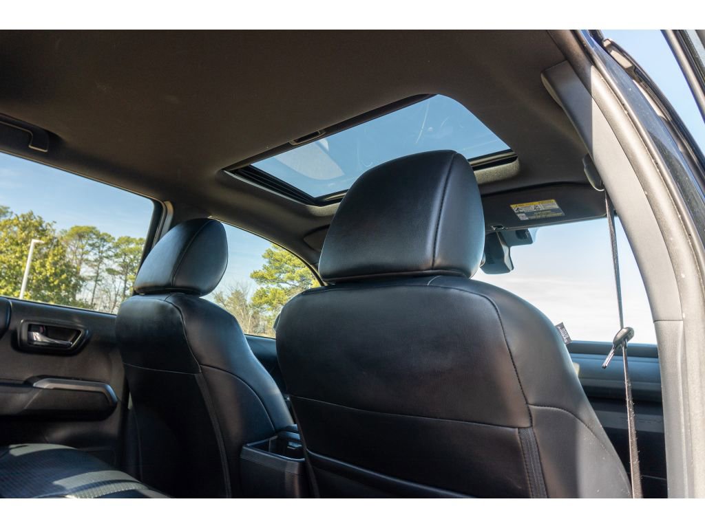 Used 2018 Toyota Tacoma Limited RWD image 19
