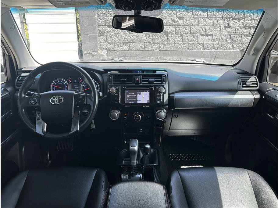Used 2018 Toyota 4Runner TRD Off-Road Premium AWD/4WD image 19