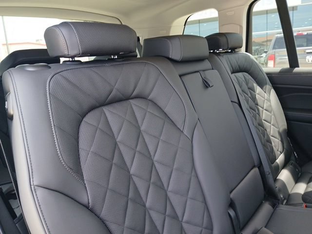 New 2027 BMW X7 xDrive40i w/ Premium Package AWD/4WD image 13