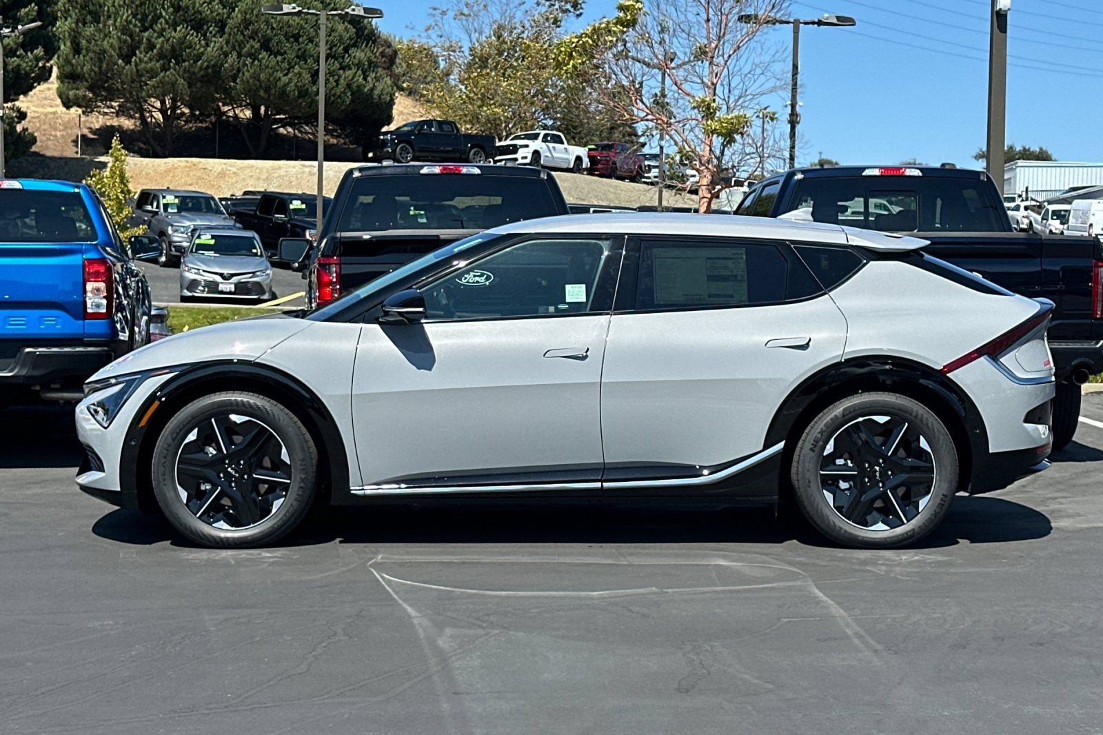 New 2026 Kia EV6 Wind RWD image 7