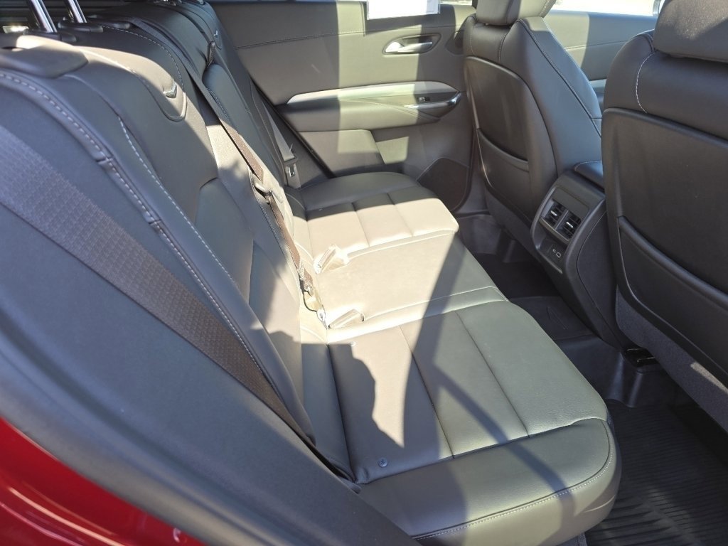 Used 2023 Cadillac XT4 Premium Luxury image 16