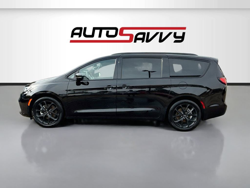 Used 2025 Chrysler Pacifica Limited FWD image 4
