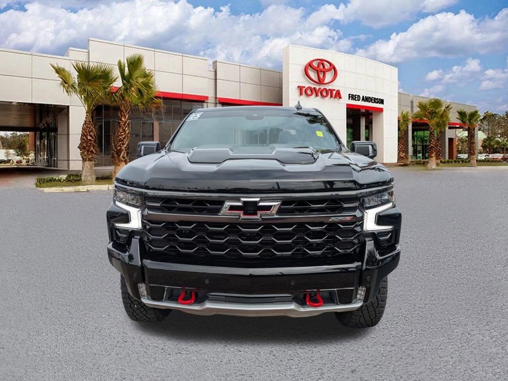 Used 2025 Chevrolet Silverado 1500 ZR2 image 9
