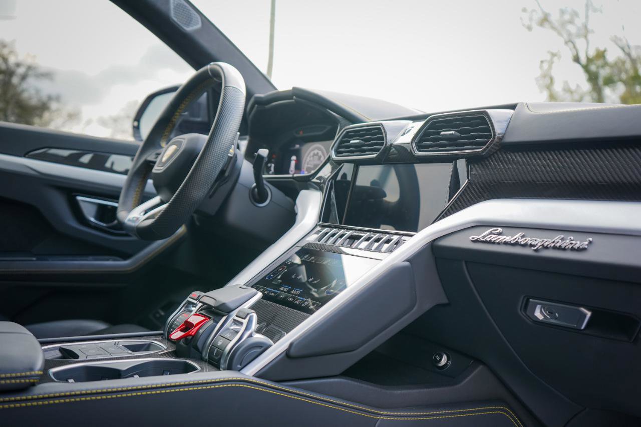 Used 2021 Lamborghini Urus S image 13