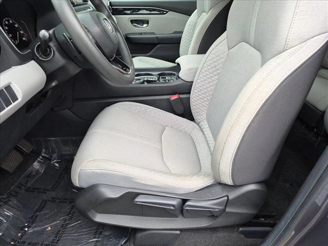 Certified 2024 Honda Pilot LX image 15
