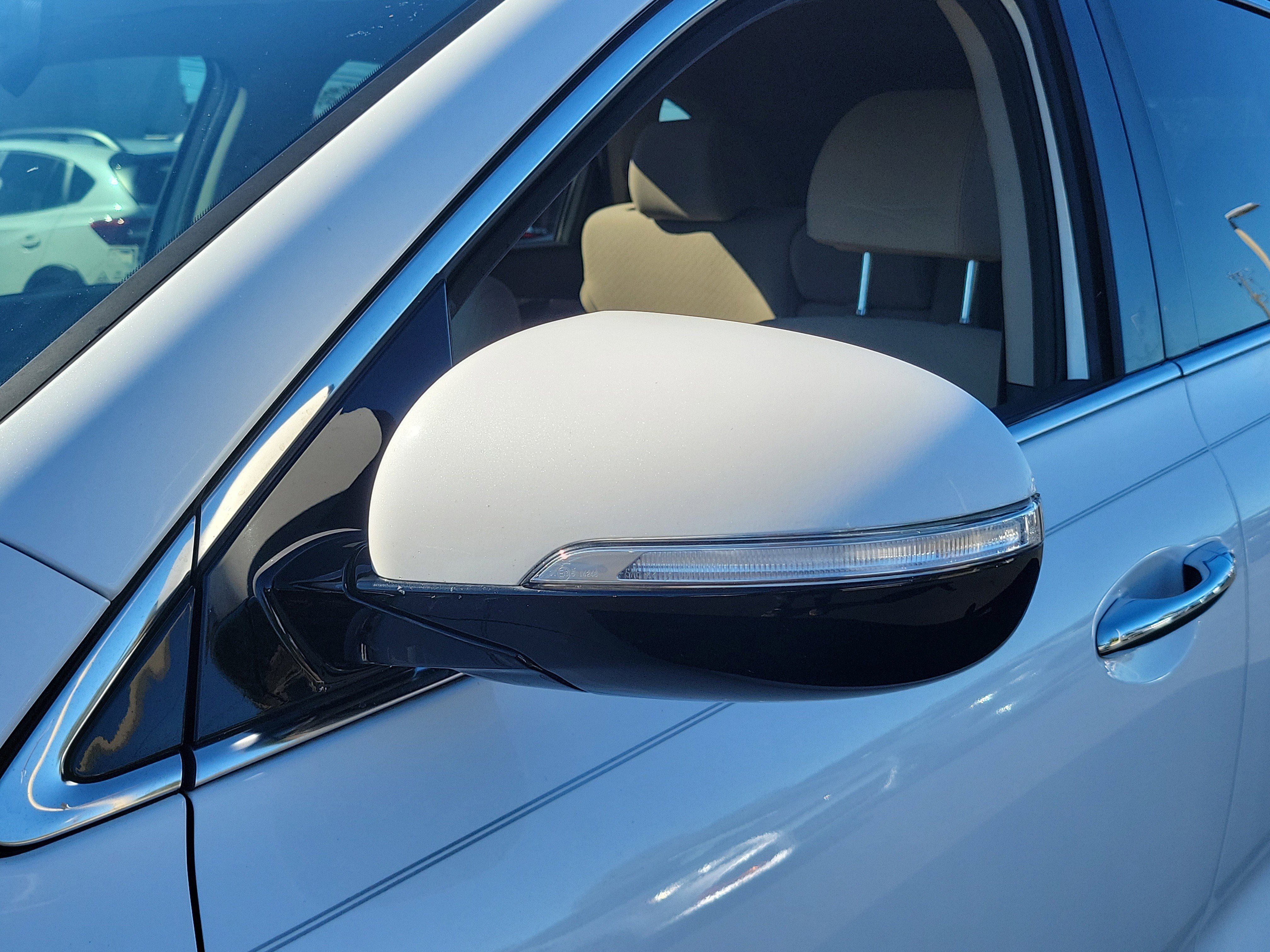 Used 2020 Kia Sorento LX image 11