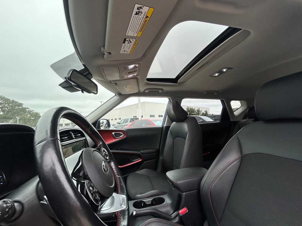 Used 2021 Kia Soul Turbo FWD image 12