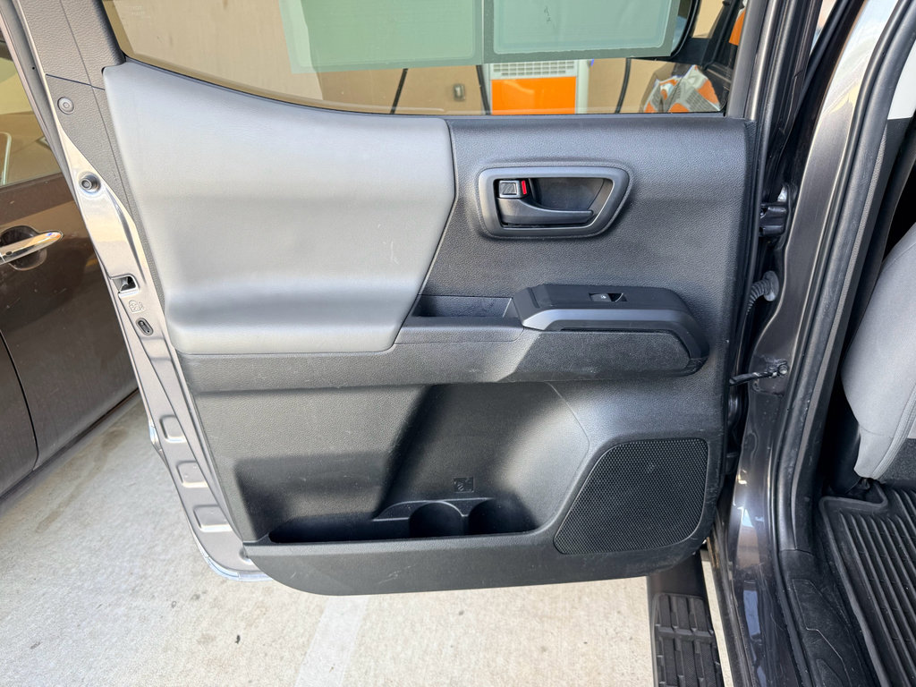 Used 2022 Toyota Tacoma SR w/ SR Convenience Package RWD image 21