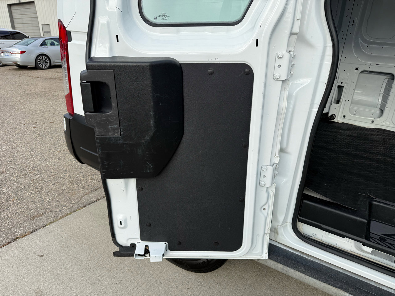 Used 2019 Ford Transit 250 130 Low Roof w/ Exterior Upgrade Package image 23