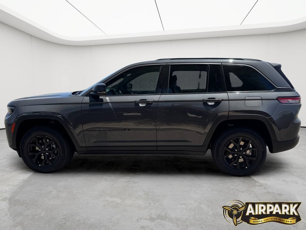 New 2026 Jeep Grand Cherokee Altitude RWD image 7