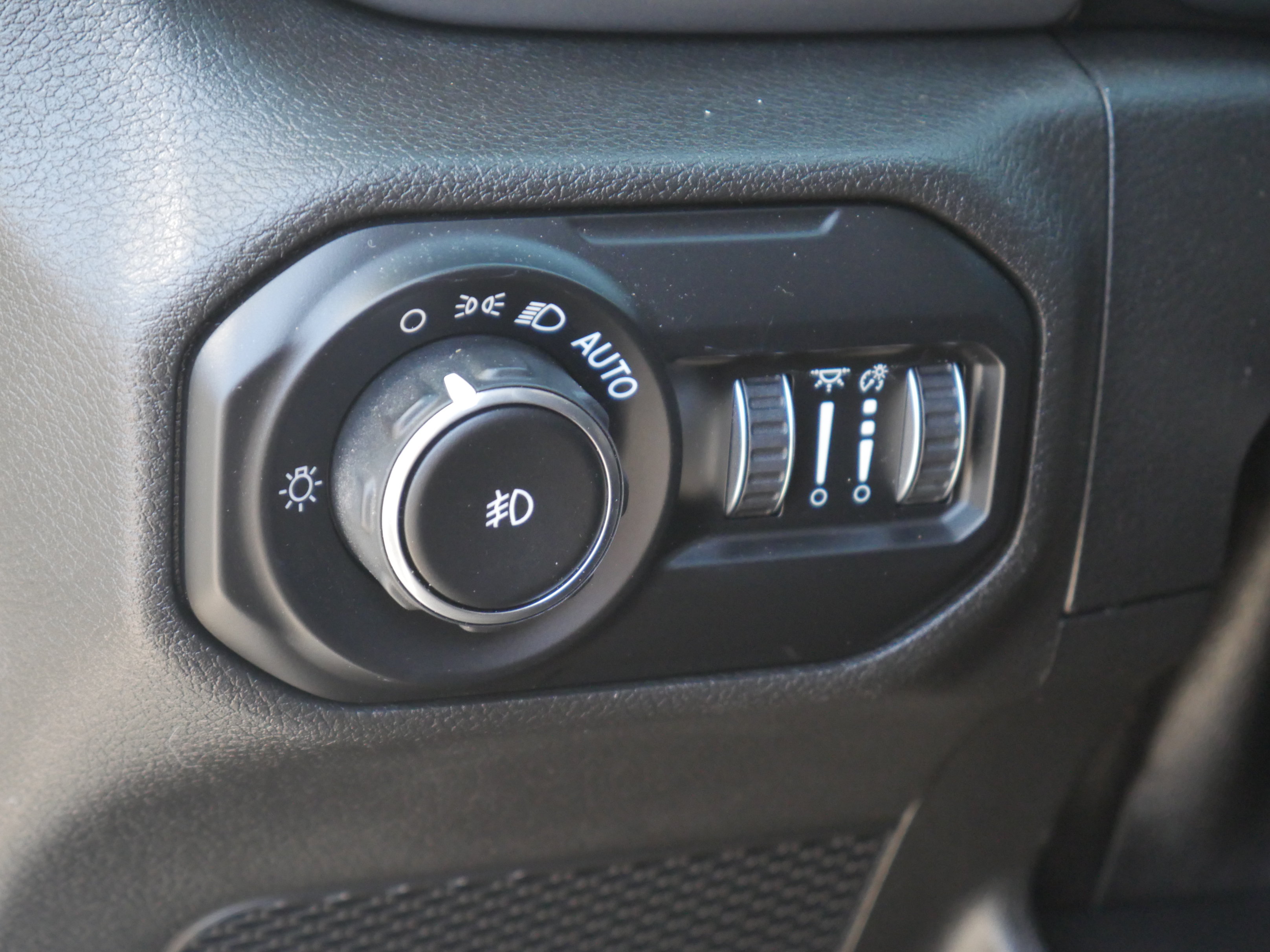 Used 2021 Jeep Wrangler Sport AWD/4WD image 5