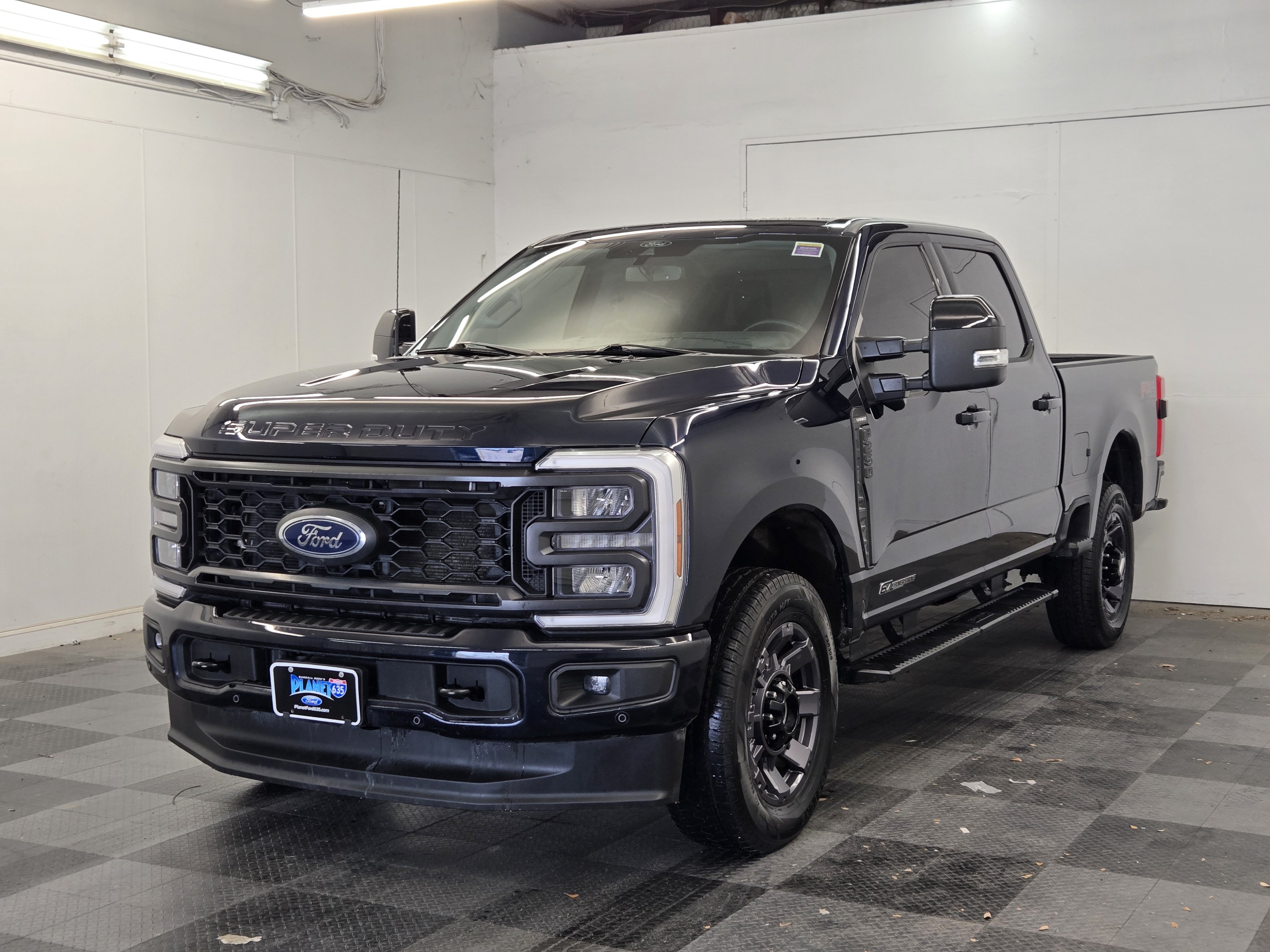 Certified 2024 Ford F250 Lariat w/ Lariat Ultimate Package AWD/4WD image 4