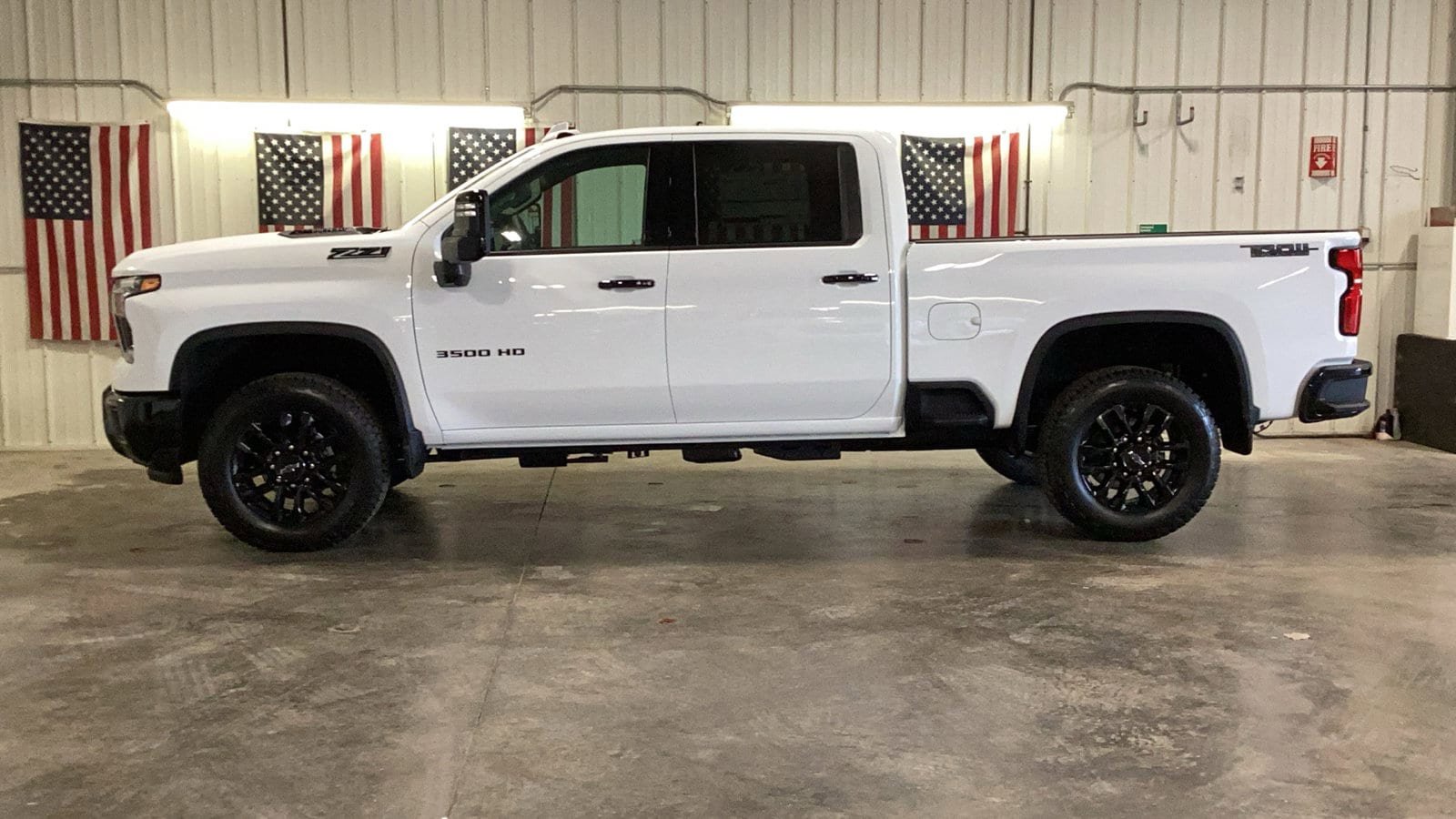 New 2026 Chevrolet Silverado 3500 LTZ w/ LTZ Plus Package AWD/4WD image 3