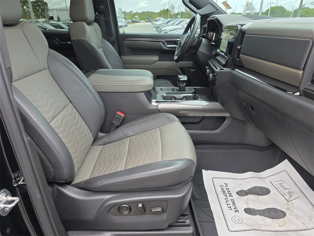 Used 2023 Chevrolet Silverado 1500 ZR2 w/ Technology Package image 10