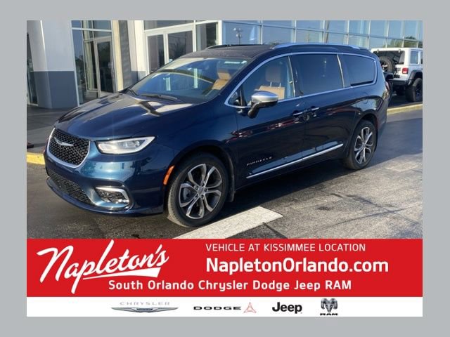 Used 2023 Chrysler Pacifica Pinnacle