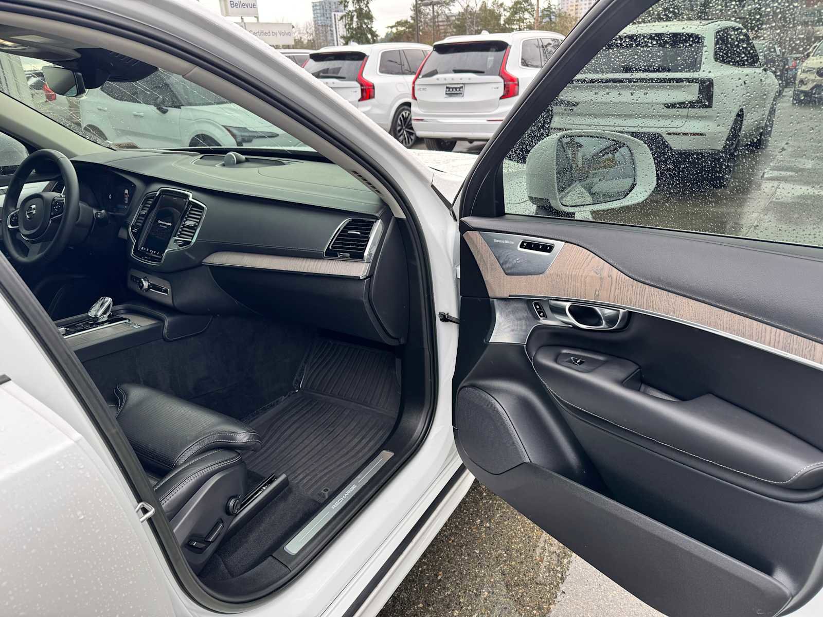 Used 2023 Volvo XC90 T8 Ultimate w/ Protection Package Premier image 10