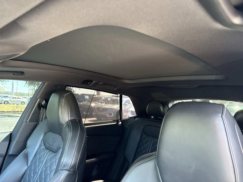 Used 2025 Audi SQ8 Prestige image 32