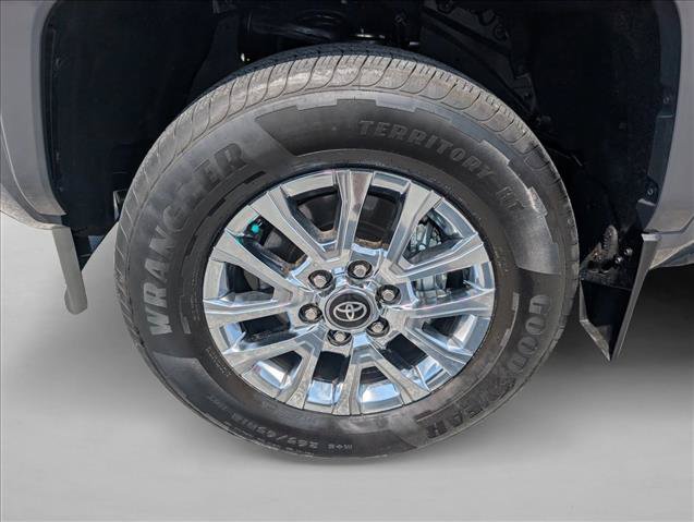 Used 2025 Toyota Tacoma Limited AWD/4WD image 25