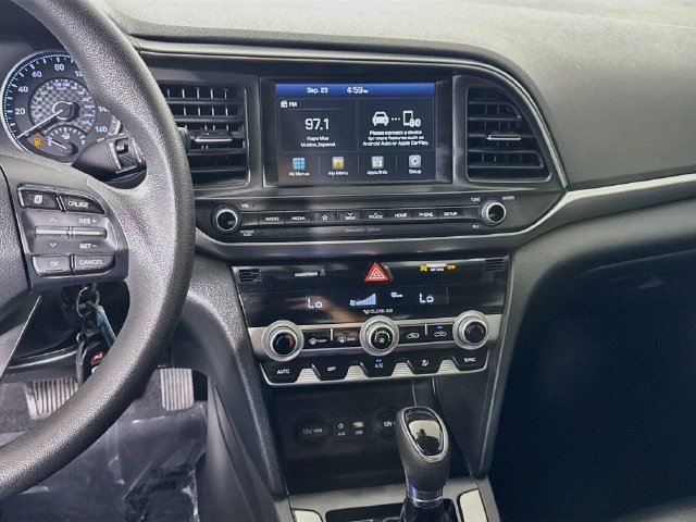 Used 2020 Hyundai Elantra SEL w/ Cargo Package (C1) FWD image 17