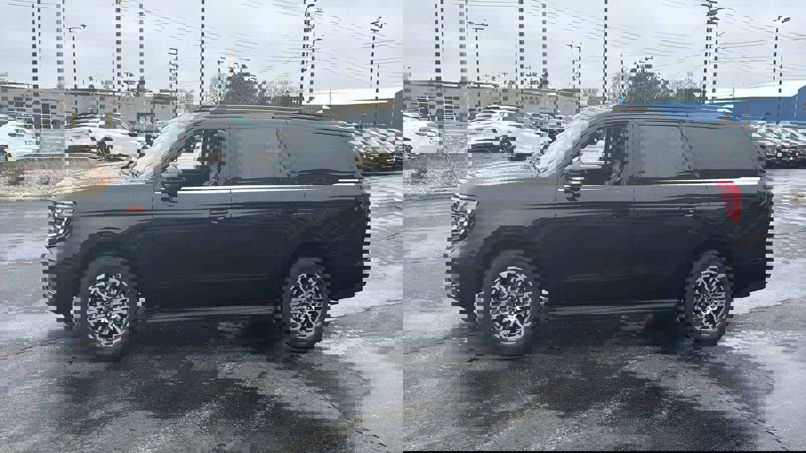 Used 2025 Ford Expedition Active image 5