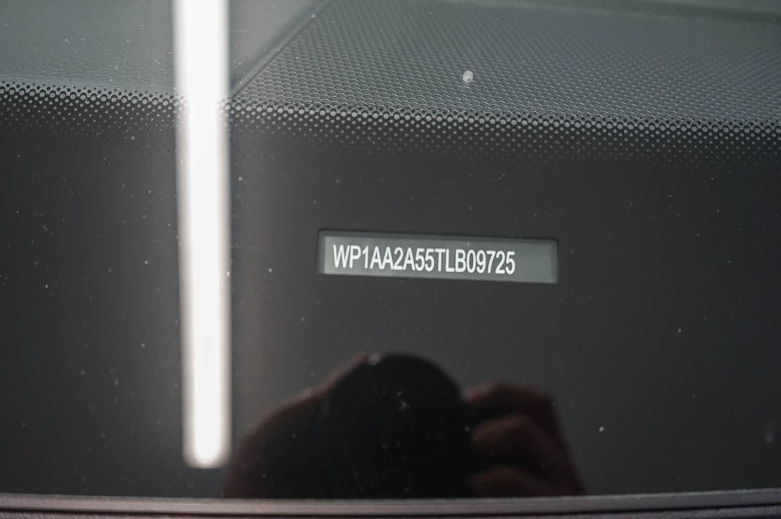 Certified 2026 Porsche Macan AWD/4WD image 33