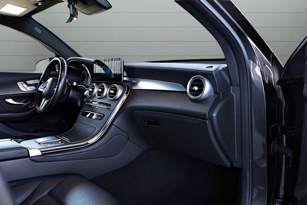 Used 2022 Mercedes-Benz GLC 300 4MATIC Coupe image 65