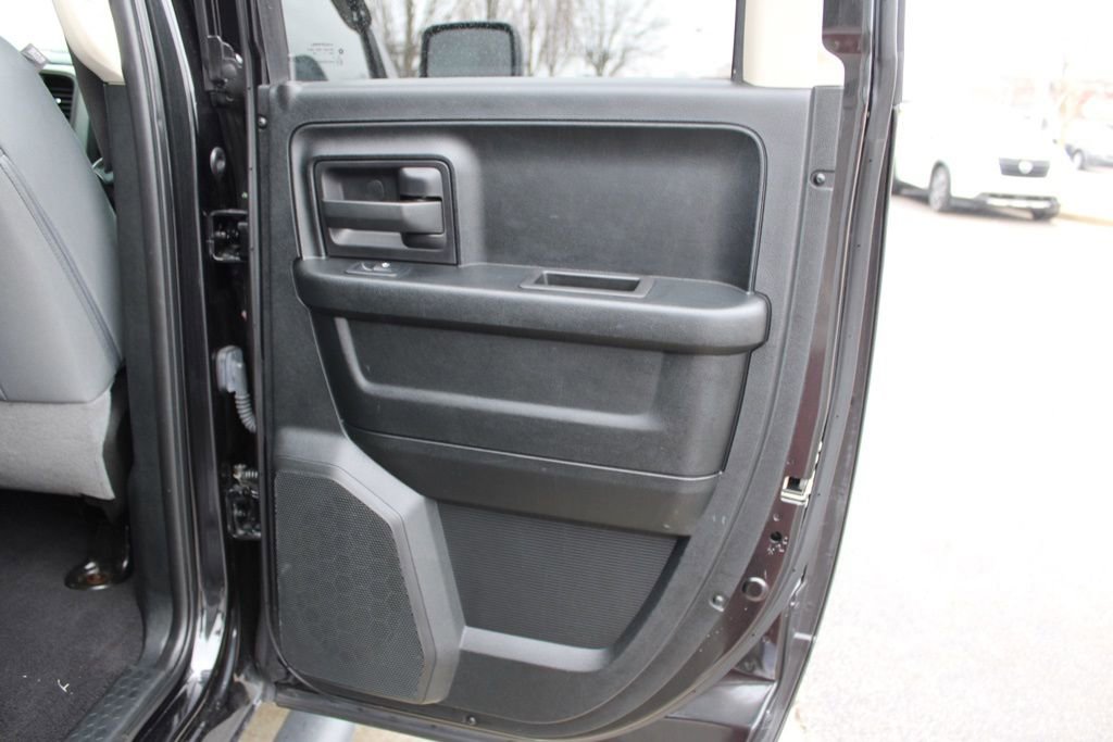 Used 2018 RAM 1500 Express w/ Black Ram 1500 Express Group image 23