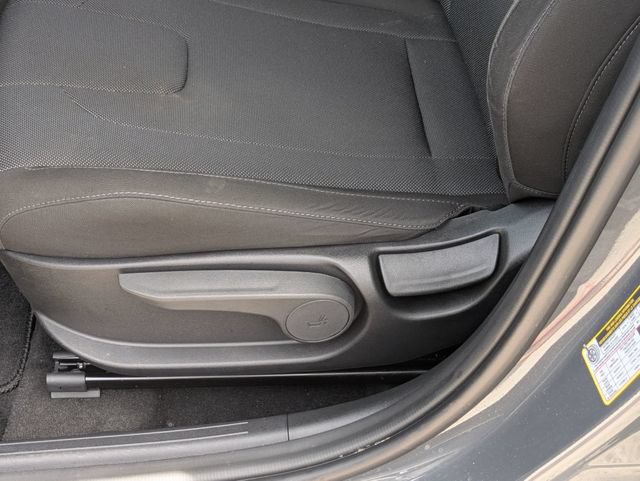 Used 2025 Hyundai Elantra SE FWD image 15