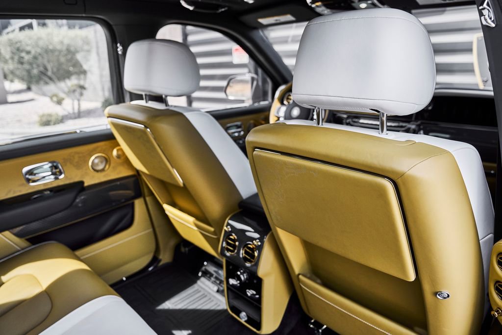 Used 2026 Rolls-Royce Cullinan Black Badge image 47